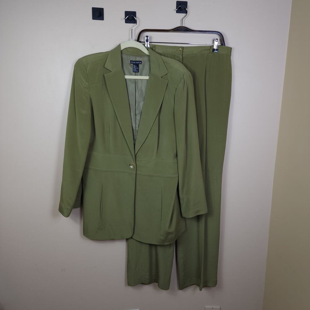 Via Seta 2 Piece Silk Pant Suit in Olive Size 12